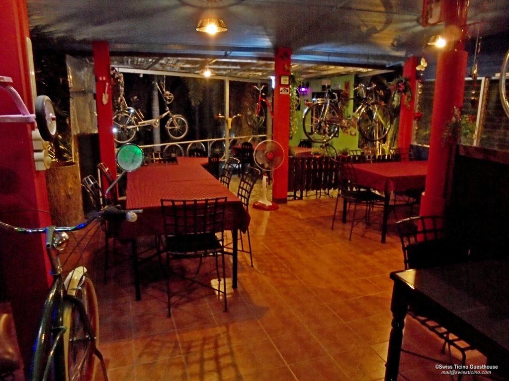 Swiss Ticino Guesthouse & Restaurant Mae Wang Extérieur photo