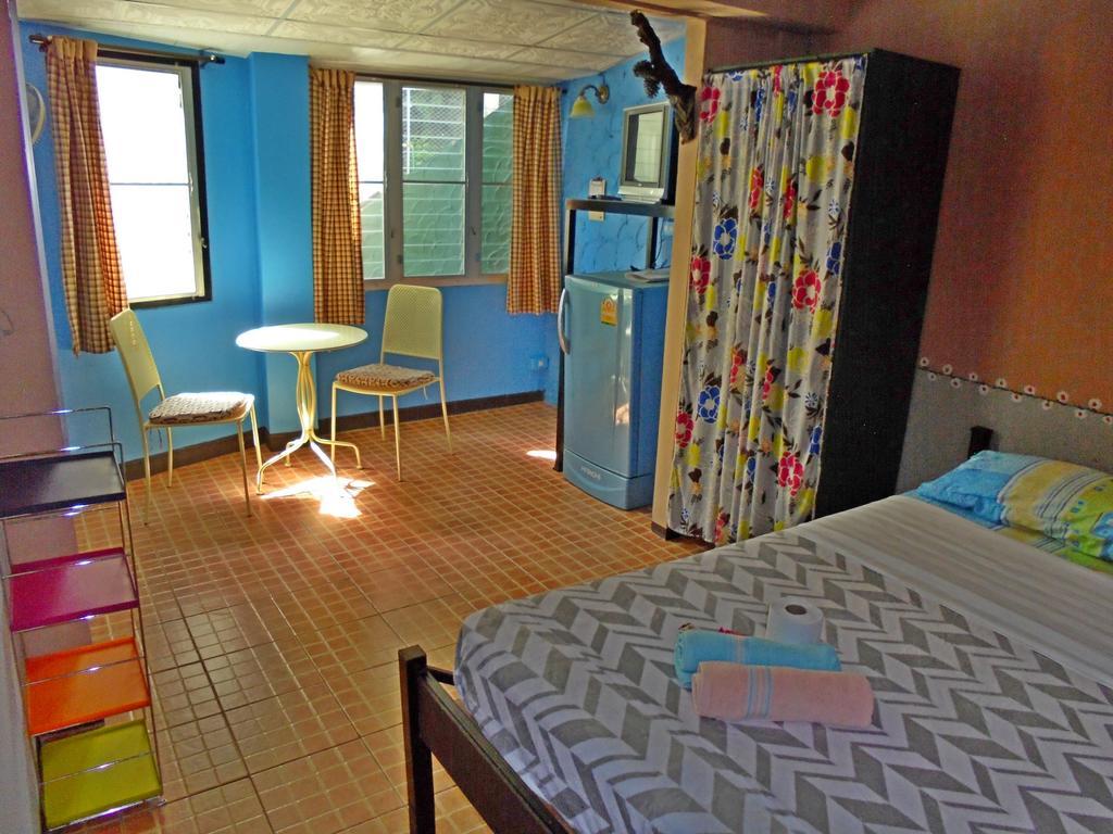 Swiss Ticino Guesthouse & Restaurant Mae Wang Extérieur photo